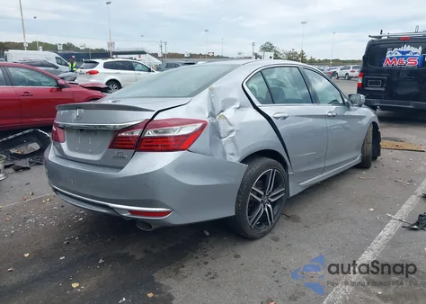 2017 Honda Accord Touring V6 z USA, uszkodzony, nr VIN 1HGCR3F97HA033000